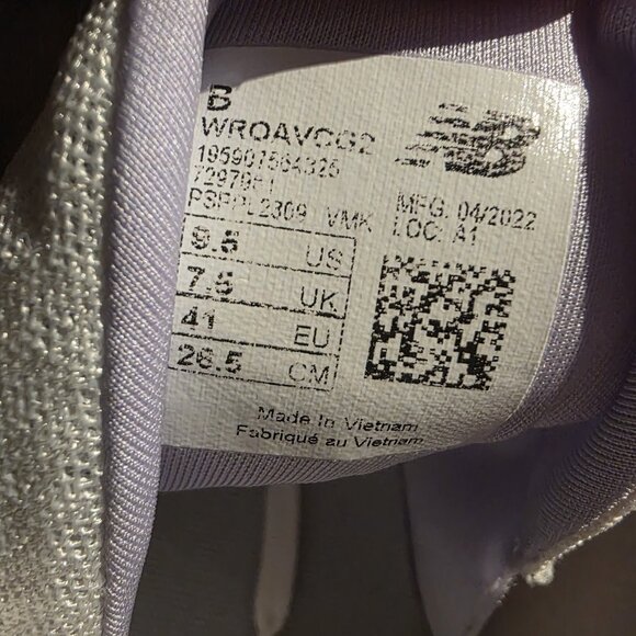 New Balance Fresh Foam Roav V2 Sneakers Womens Size 9.5 Shoes White/Purple - Picture 9 of 9